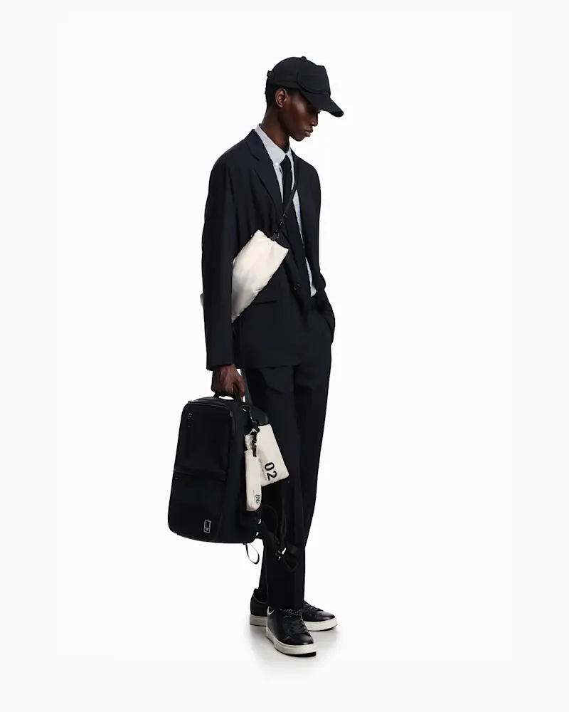Блейзер Emporio Armani Travel Essential — фото 2